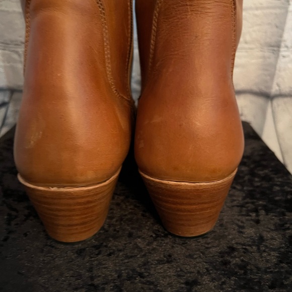 Handcrafted NWOB Women’s Lt Brown Knee High Leather Wide Calf Boots. Size 7. BR - Picture 5 of 10